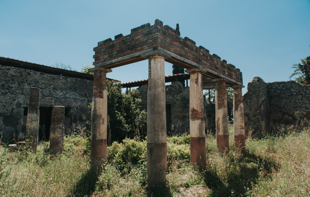 travel photographer - pompeii
