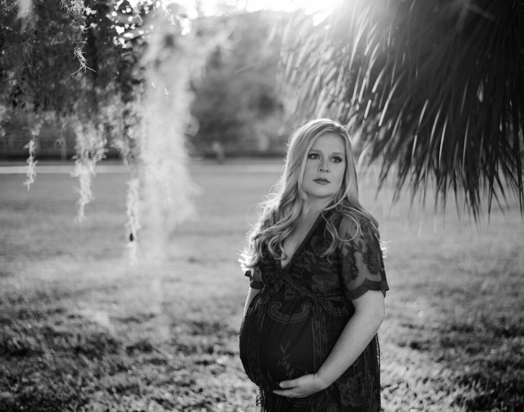 Black and white maternity | Stephanie Acar Portraits